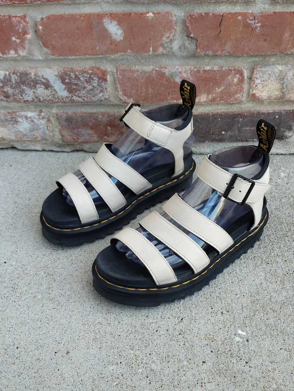 Dr Martens Blaire Pisa Strap Leather Platform Sandals Size 7 Parchment Beige